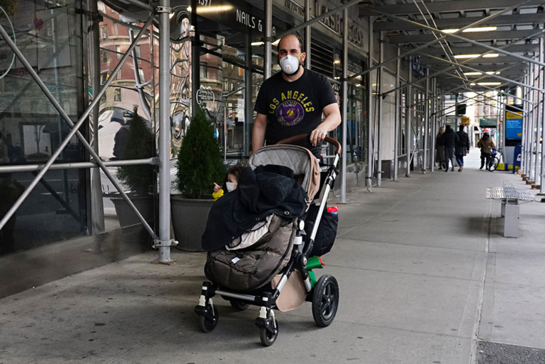 New York maintient le confinement pour un mois encore New York maintient le confinement pour un mois encore