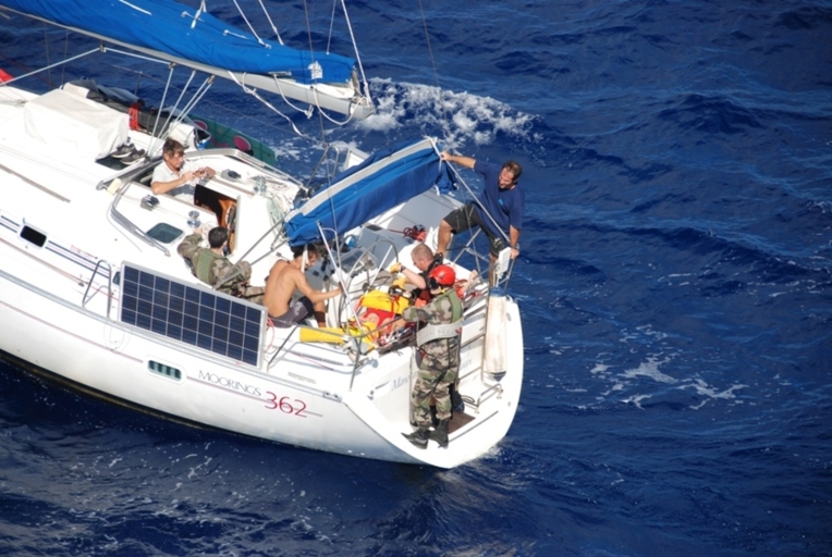 En danger à bord de son voilier, une femme enceinte est évacuée d'urgence sur l'hôpital du Taaone