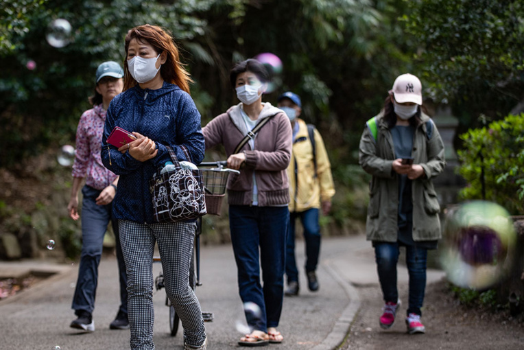 Japon: plus de 10.000 cas de coronavirus recensés, hôpitaux sous tension