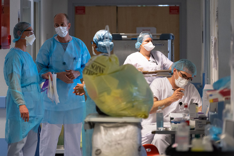 La France passe la barre des 20.000 morts du Covid-19 La France passe la barre des 20.000 morts du Covid-19