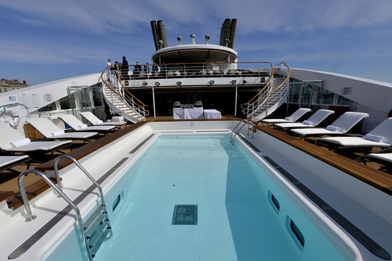 Coronavirus : quatorzaine sur un navire de luxe pour des résidents de Wallis et Futuna Coronavirus : quatorzaine sur un navire de luxe pour des résidents de Wallis et Futuna