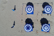 Coronavirus: en Italie, une plage aménagée au banc d'essai Coronavirus: en Italie, une plage aménagée au banc d'essai