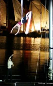 Le voilier spectacle La Loupiote en escale en Polynésie