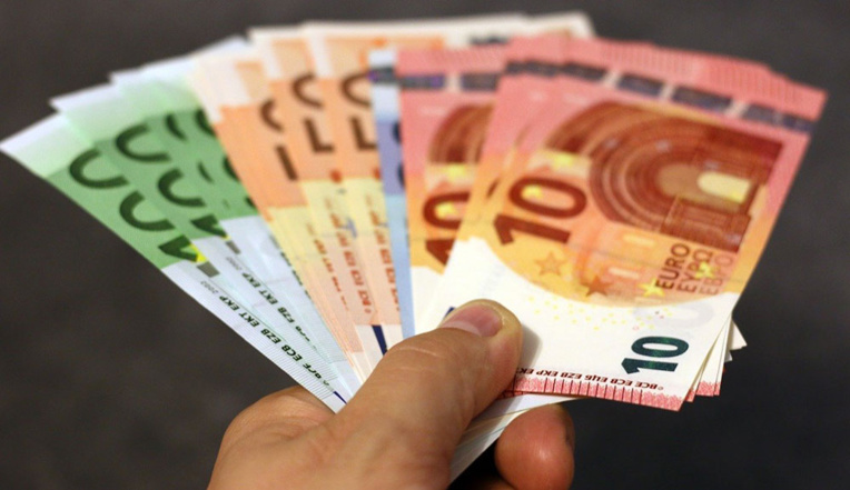 Coronavirus: peu de risque de contagion par les billets en euros (BCE)