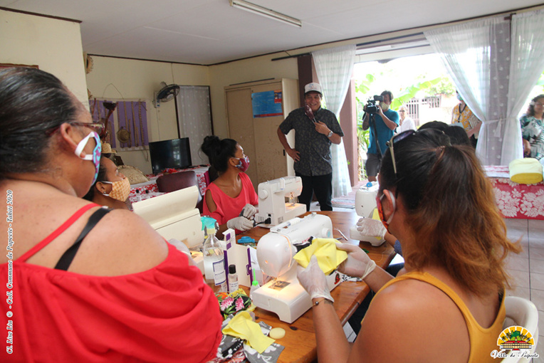 Un atelier de couture installé dans le quartier de Patutoa et animé par certains bénéficiaires du CAES.