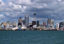 Mystérieuses perquisitions à Auckland dans une affaire de complot d’assassinat du Contre-amiral fidjien