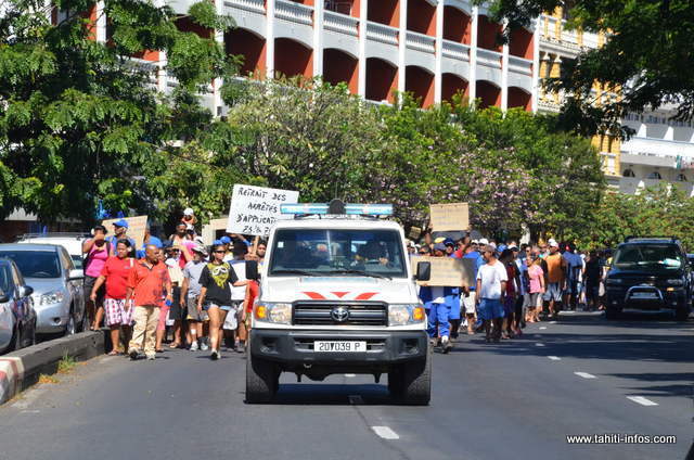 PAPEETE: 850 agents communaux dans la rue