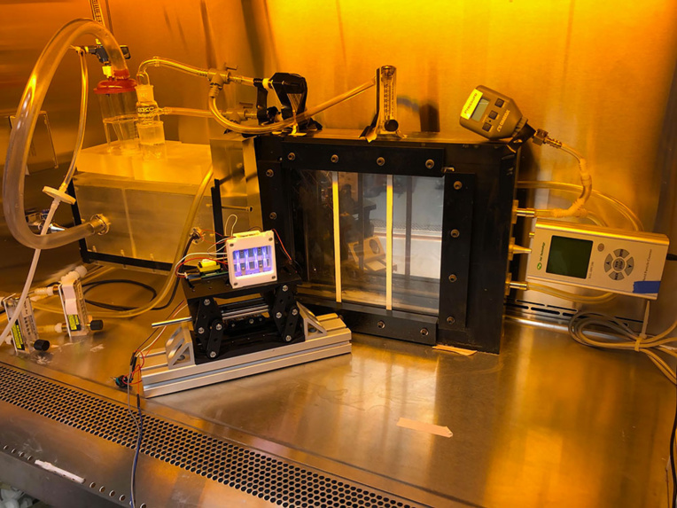 Les lampes à UV "lointains", future arme antivirus dans les lieux publics? Les lampes à UV "lointains", future arme antivirus dans les lieux publics?