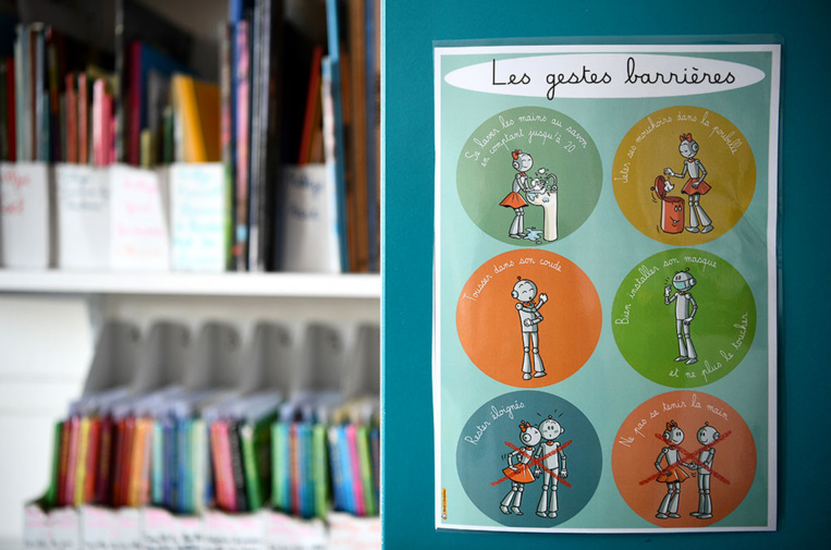 Covid-19: des pédiatres dénoncent des craintes excessives vis-à-vis de l'école Covid-19: des pédiatres dénoncent des craintes excessives vis-à-vis de l'école