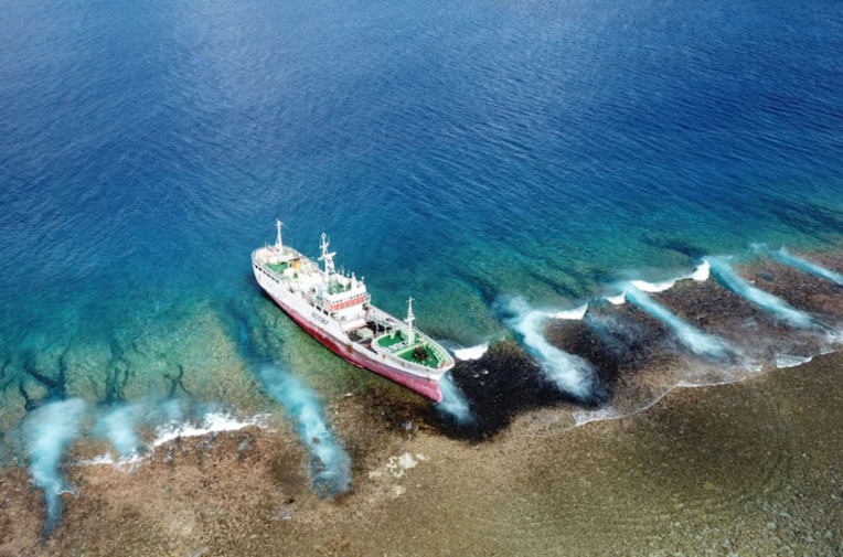 Le déséchouement échoue à Arutua Le déséchouement échoue à Arutua