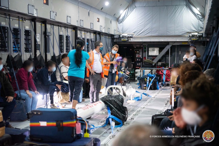Des Polynésiens d’Australie rapatriés sur l’A400M Des Polynésiens d’Australie rapatriés sur l’A400M