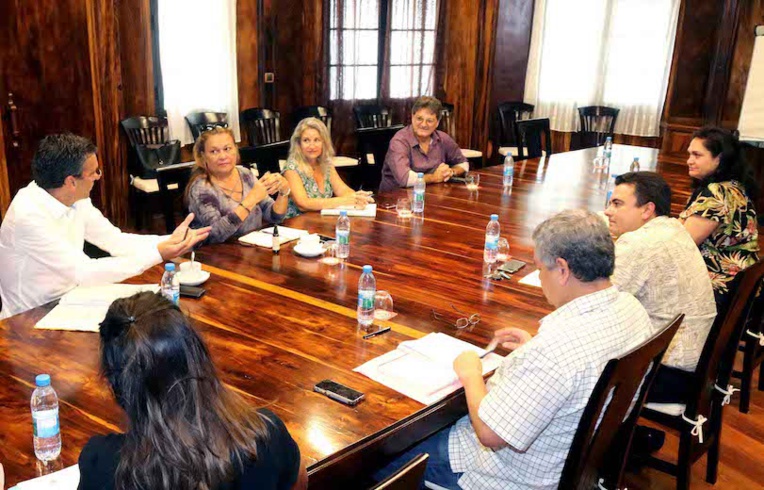 Trafic aérien international : Un scénario de reprise annoncé "fin mai, début juin" en Polynésie Trafic aérien international : Un scénario de reprise annoncé "fin mai, début juin" en Polynésie