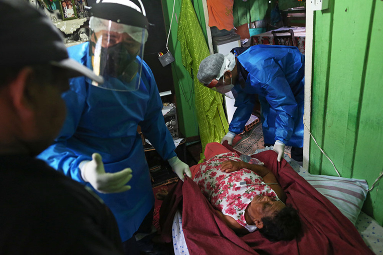 Coronavirus : la chloroquine généralisée au Brésil, sous la pression de Bolsonaro Coronavirus : la chloroquine généralisée au Brésil, sous la pression de Bolsonaro