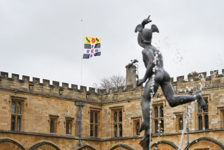 Le Royaume-Uni engagé à grand renfort de millions dans la quête d'un vaccin Le Royaume-Uni engagé à grand renfort de millions dans la quête d'un vaccin