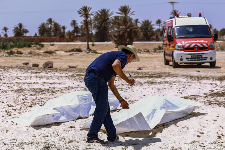 Naufrage de migrants en Tunisie: 12 corps retrouvés, le bilan passe à 34 morts