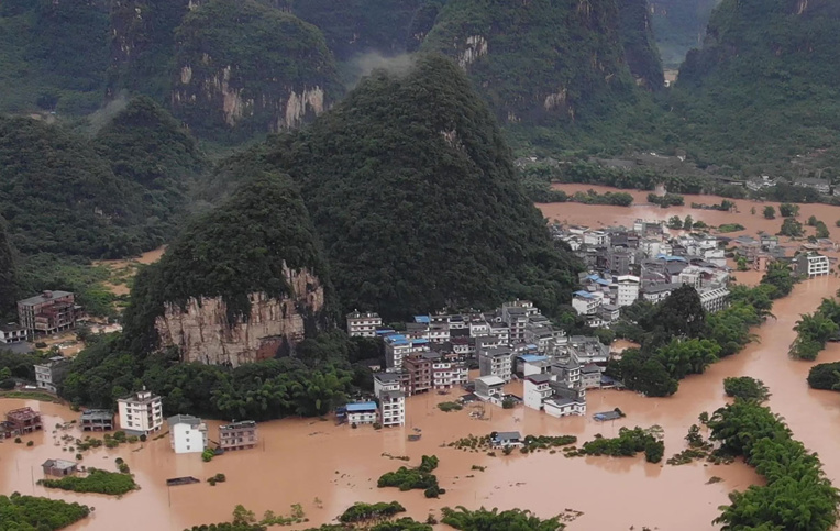 Chine: les pains de sucre inondés, au moins 20 morts Chine: les pains de sucre inondés, au moins 20 morts
