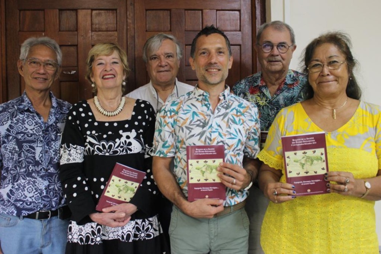 Les grands voyageurs à travers le Pacifique Les grands voyageurs à travers le Pacifique