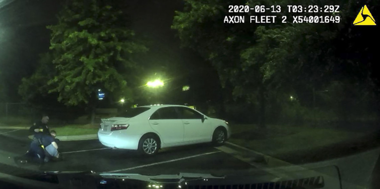 Un nouveau drame à Atlanta ravive la colère des manifestants antiracisme Un nouveau drame à Atlanta ravive la colère des manifestants antiracisme