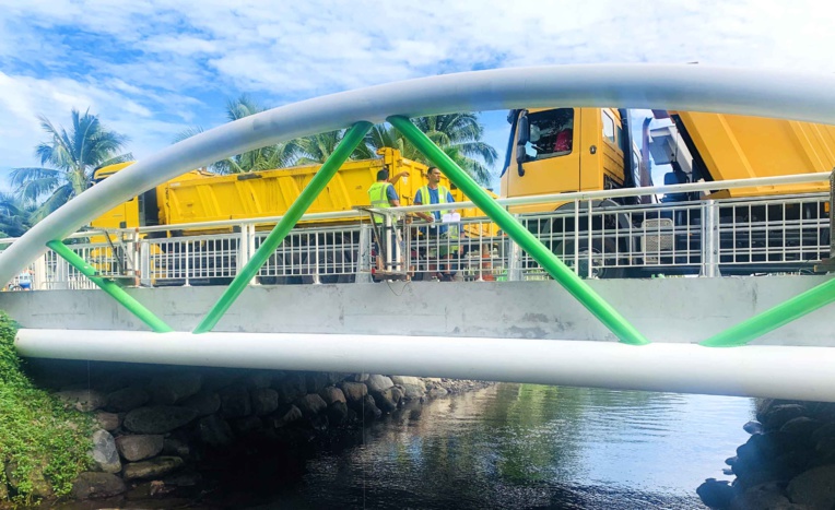 Teahupoo : le pont de Urihee passe le dernier test