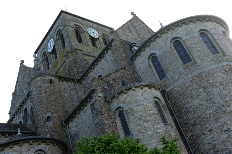 Eglise catholique: au moins "3.000 victimes" de pédocriminalité en France, selon une première estimation indépendante Eglise catholique: au moins "3.000 victimes" de pédocriminalité en France, selon une première estimation indépendante