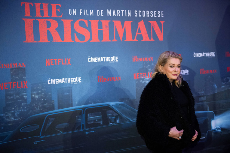 Catherine Deneuve, "parfaitement remise", de retour sur les plateaux de tournage Catherine Deneuve, "parfaitement remise", de retour sur les plateaux de tournage