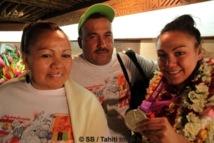 Anne-Caroline Graffe arrive à Tahiti...avec sa médaille olympique
