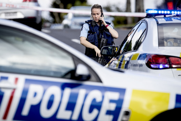 Nouvelle-Zélande: un policier non armé tué par balle, le premier en 10 ans