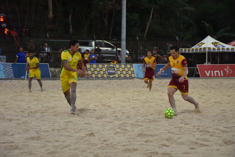 Raimana Li Fung Kuee, et les Tiki Tama tenants du titre, n'ont pas fait de détails face à Tefana. Raimana Li Fung Kuee, et les Tiki Tama tenants du titre, n'ont pas fait de détails face à Tefana.