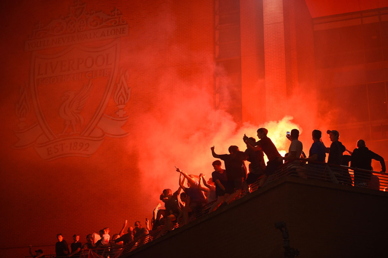 Angleterre: Trente ans après, Liverpool monte à nouveau sur le trône Angleterre: Trente ans après, Liverpool monte à nouveau sur le trône