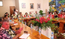 L’hélicoptère en approche aux Marquises