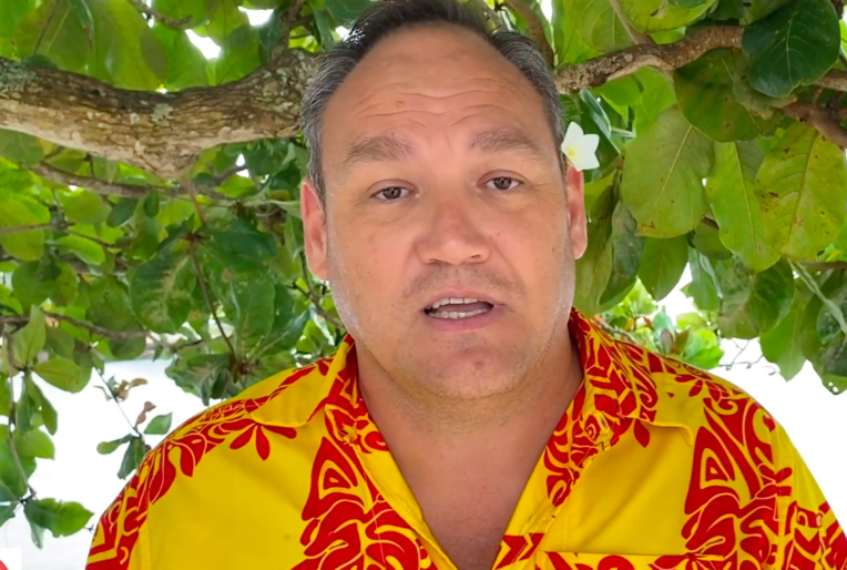 Matahi Brotherson l'emporte face à Sylviane Terooatea à Uturoa