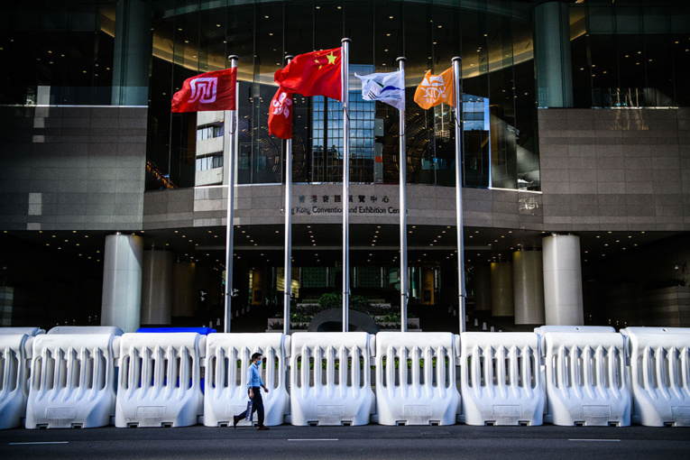 Pékin impose au forceps sa loi sur la sécurité à Hong Kong Pékin impose au forceps sa loi sur la sécurité à Hong Kong