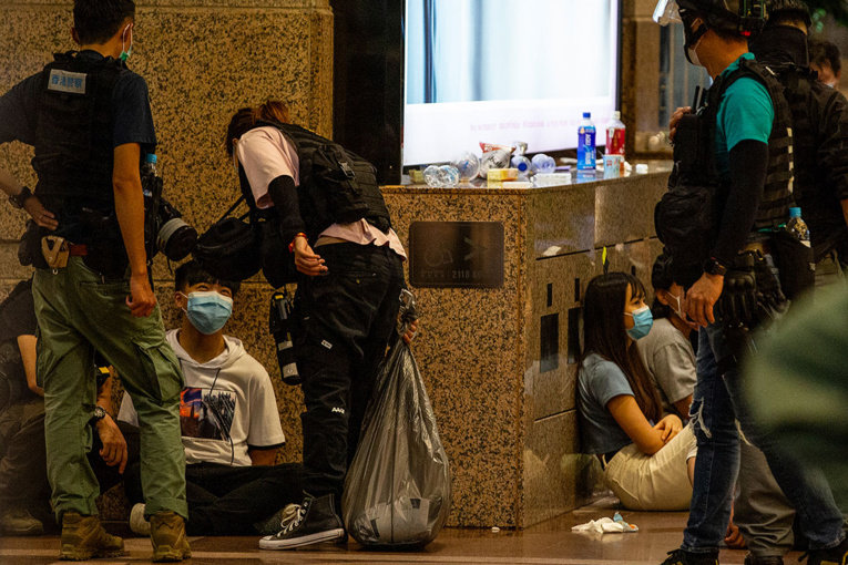 Premières arrestations à Hong Kong en vertu de la loi sur la sécurité Premières arrestations à Hong Kong en vertu de la loi sur la sécurité