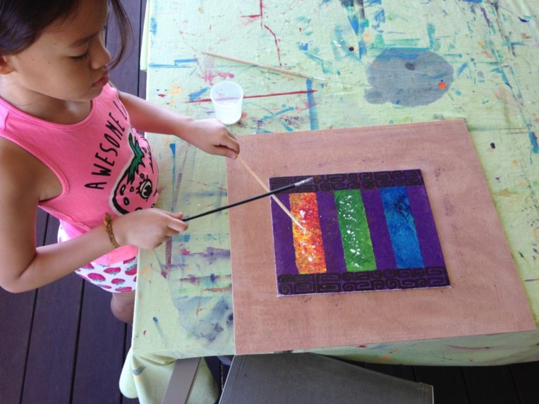 Kalani, 8 ans, expose ses premiers tableaux Kalani, 8 ans, expose ses premiers tableaux