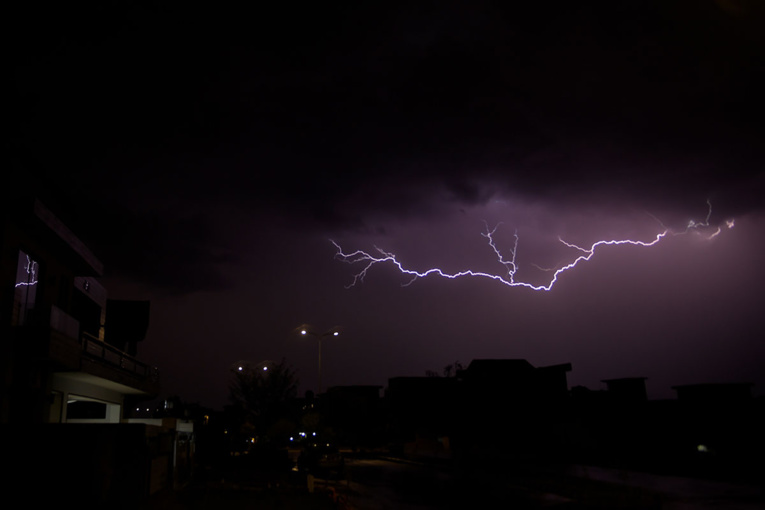 Inde: inquiétude autour du changement climatique après la mort de 147 personnes foudroyées Inde: inquiétude autour du changement climatique après la mort de 147 personnes foudroyées