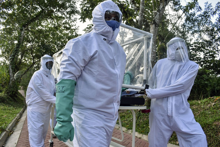 Le Covid-19 peut-être transmis par l'air, avertissent des experts mondiaux Le Covid-19 peut-être transmis par l'air, avertissent des experts mondiaux