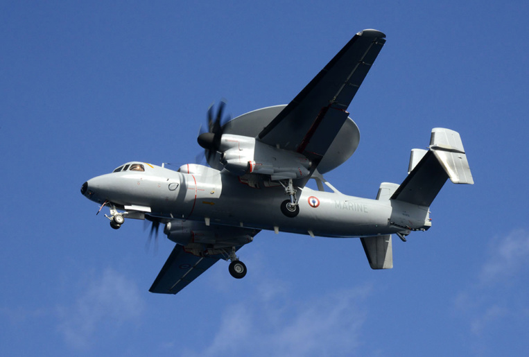 Washington approuve la vente à la France de trois avions radar Hawkeye