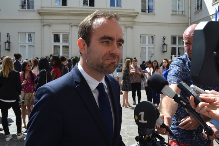 ​Lecornu se veut "élu local" à la fibre écolo