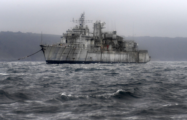 Au fil des démantèlements, les navires de guerre quittent le cimetière marin de Landévennec Au fil des démantèlements, les navires de guerre quittent le cimetière marin de Landévennec