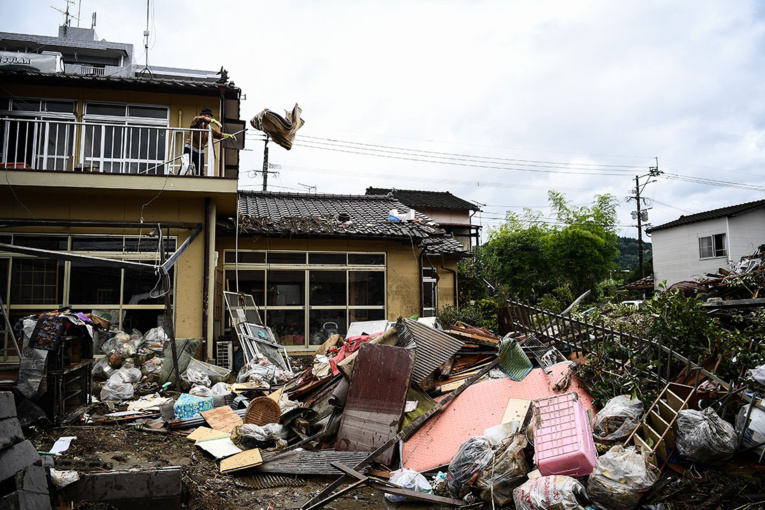 Pluies diluviennes au Japon: des milliers de personnes encore coupées du monde