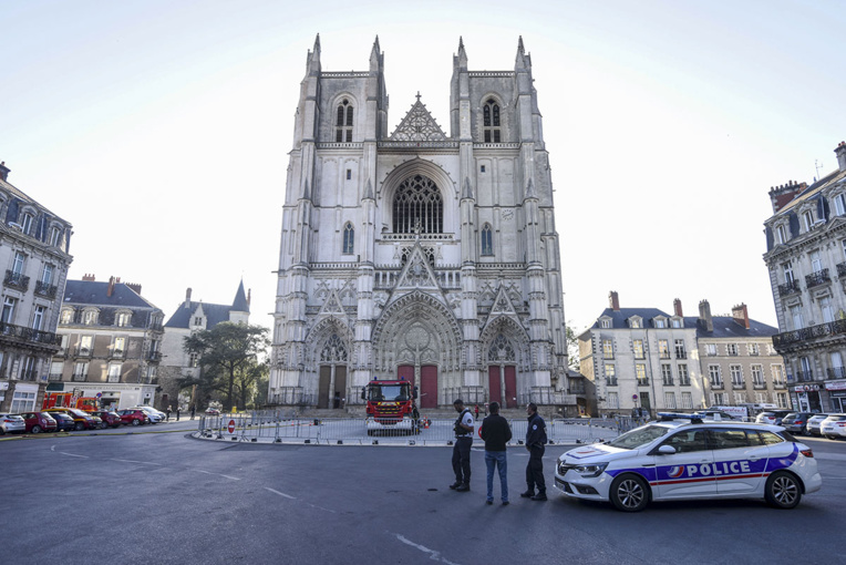 Incendie dans la cathédrale de Nantes: un bénévole du diocèse en garde à vue