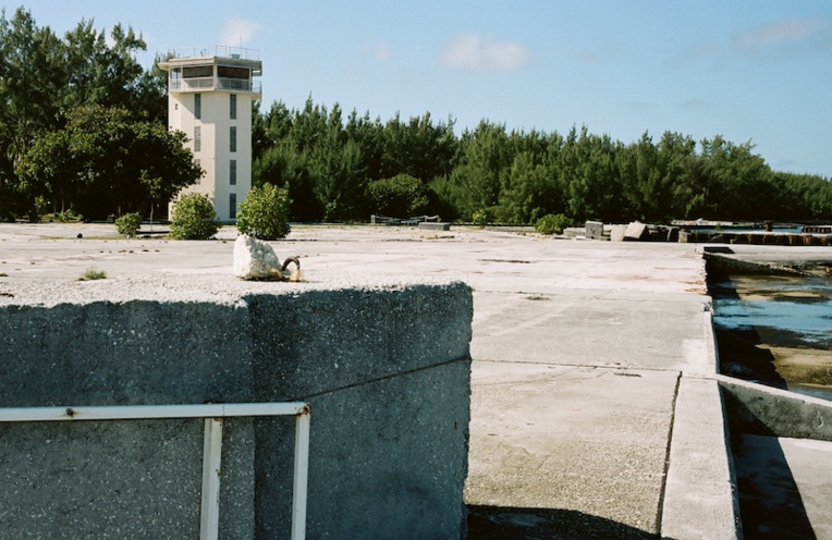 Les anciennes installations du CEP sur l'atoll de Moruroa. (Photo : Grégory Boissy) Les anciennes installations du CEP sur l'atoll de Moruroa. (Photo : Grégory Boissy)