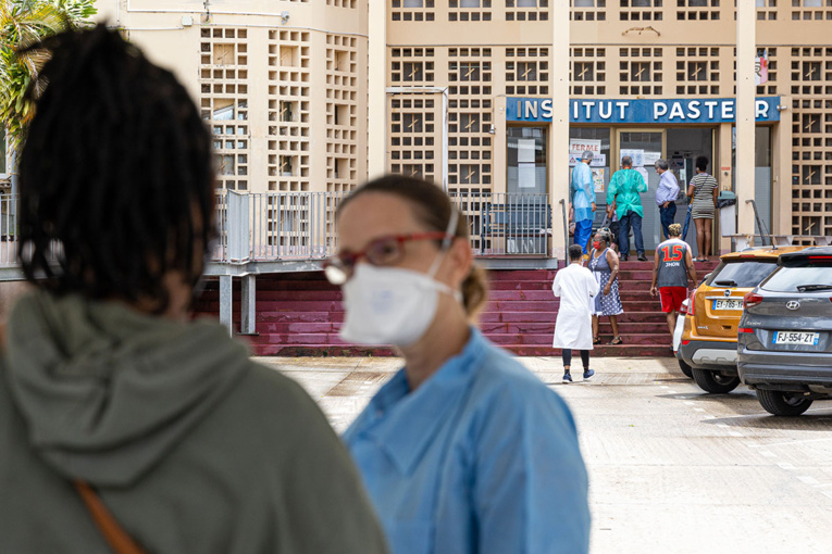 Guyane: décès d'un adolescent atteint du Covid-19 et de la fièvre jaune