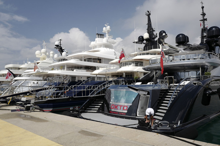 Sur la Côte d'Azur, la guerre aux super-yachts n'aura pas lieu Sur la Côte d'Azur, la guerre aux super-yachts n'aura pas lieu