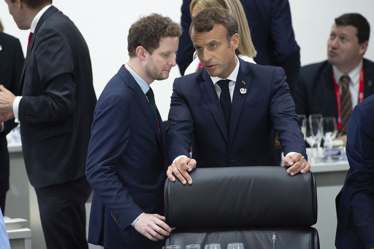 Après trois ans comme proche conseiller d'Emmanuel Macron, Clément Beaune voit sa fidélité récompensée en étant promu secrétaire d'Etat aux Affaires européennes, un poste stratégique pour porter les ambitions européennes du président.