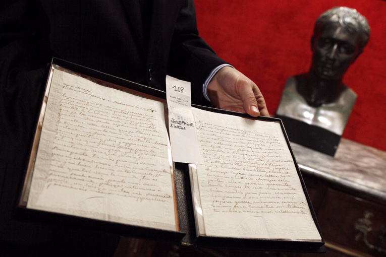 Joséphine de Beauharnais fut la première épouse de Napoléon 1er et native de Martinique. Joséphine de Beauharnais fut la première épouse de Napoléon 1er et native de Martinique.