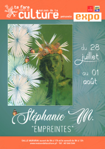 Stéphanie M. appose ses "empreintes" à la Maison de la culture Stéphanie M. appose ses "empreintes" à la Maison de la culture