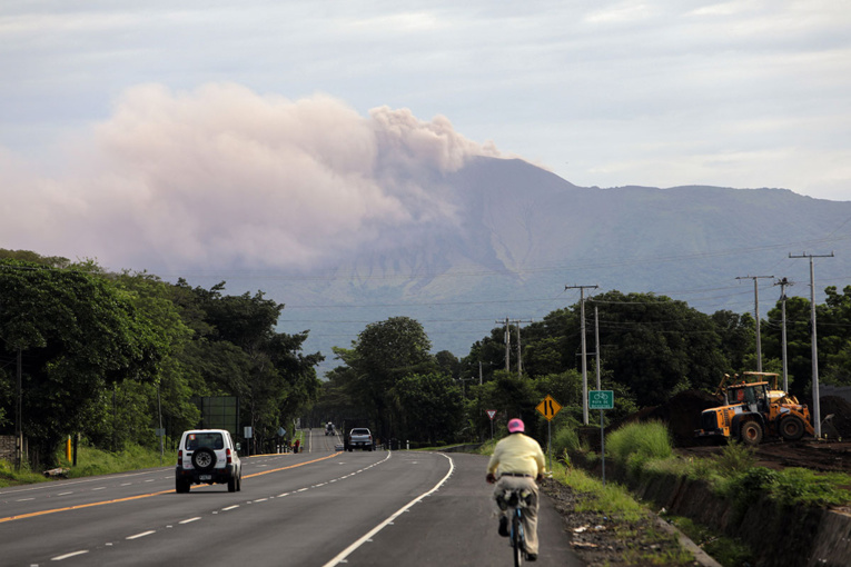 Nicaragua : le volcan Telica en éruption Nicaragua : le volcan Telica en éruption