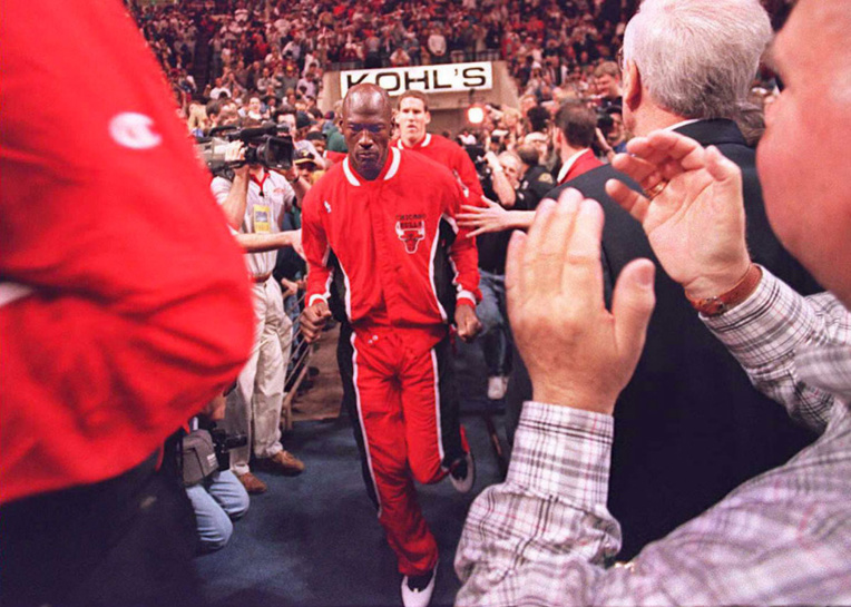 Nouveau record en vue aux enchères pour une paire de baskets Nouveau record en vue aux enchères pour une paire de baskets