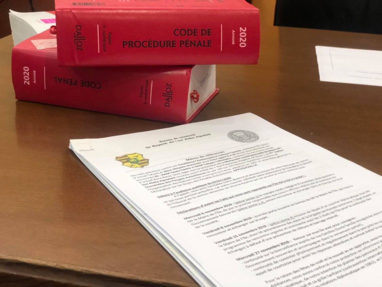"The Polynesian Kingdom of Atooi" condamné après avoir revendiqué l’eau céleste de Bora "The Polynesian Kingdom of Atooi" condamné après avoir revendiqué l’eau céleste de Bora